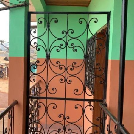 Yaoundé Studio Meublee 1 Chambre Etoug Ebe מראה חיצוני תמונה