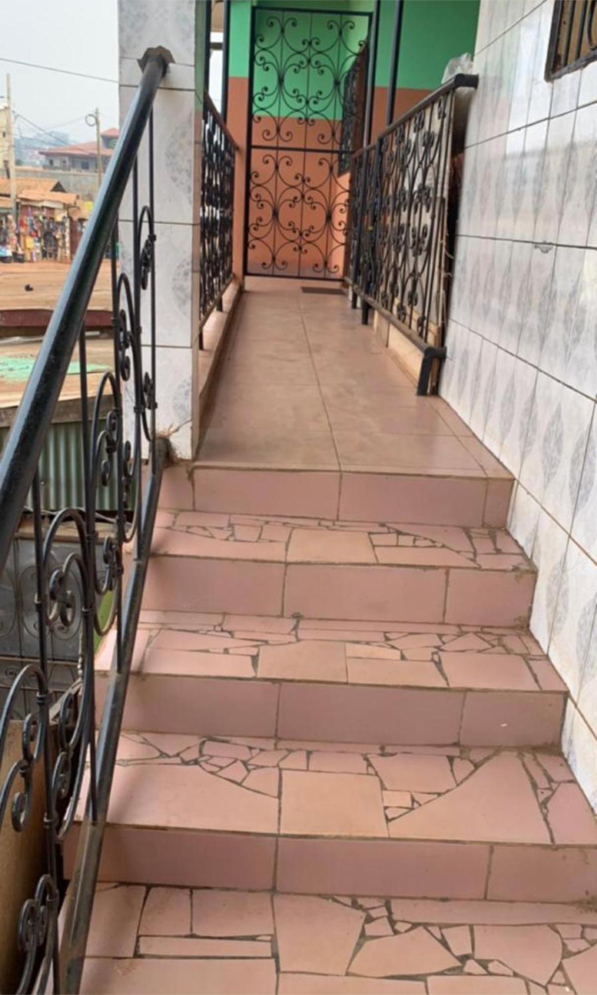 Yaoundé Studio Meublee 1 Chambre Etoug Ebe מראה חיצוני תמונה